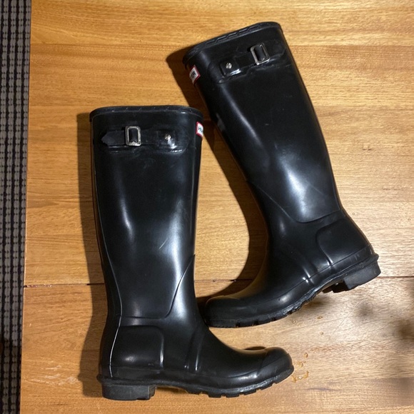 Women’s Hunter original tall gloss black rain boot - Picture 2 of 4